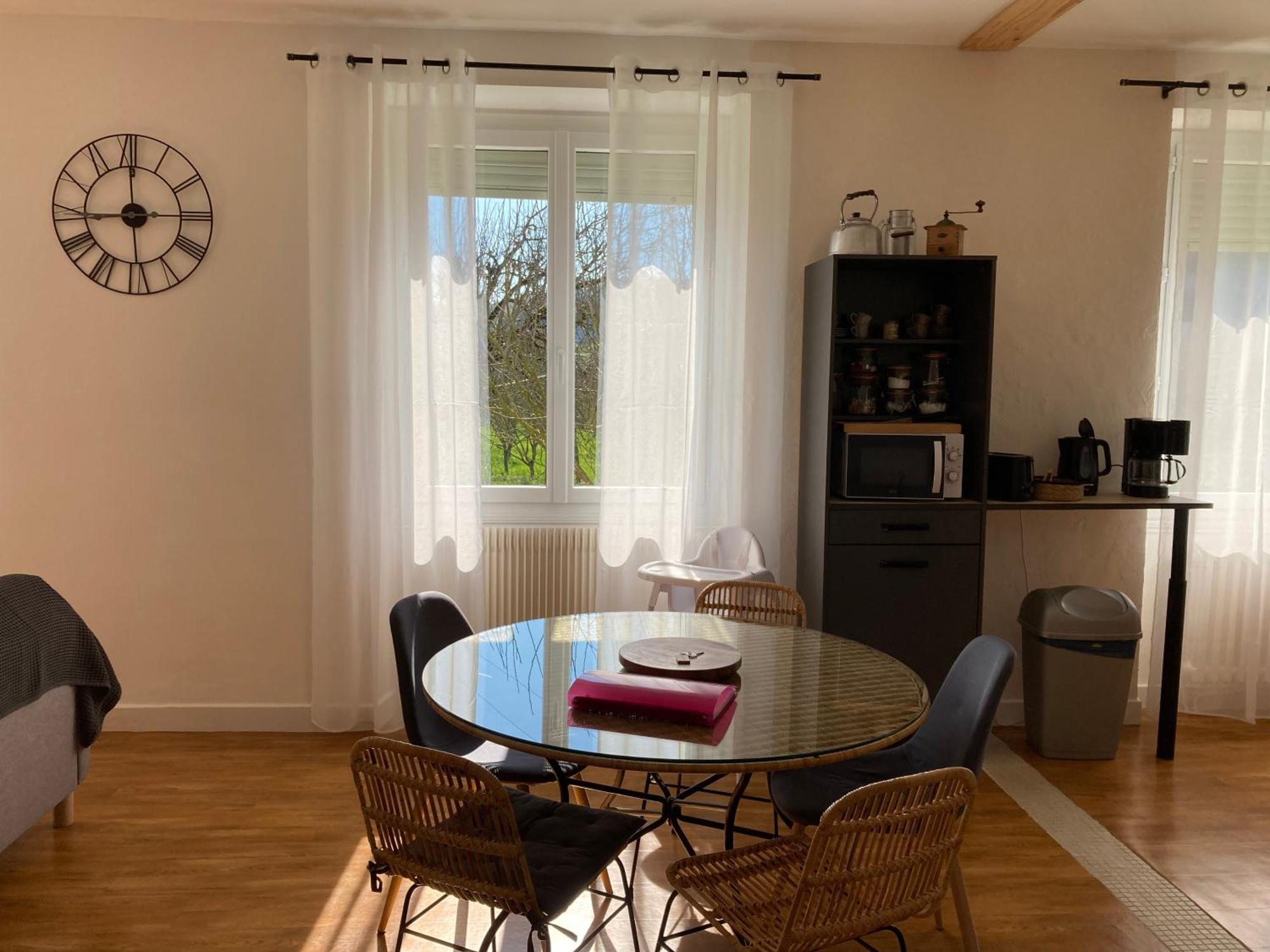 Gite Les Cles Des Champs Cote Jardin Lacave  Exterior foto