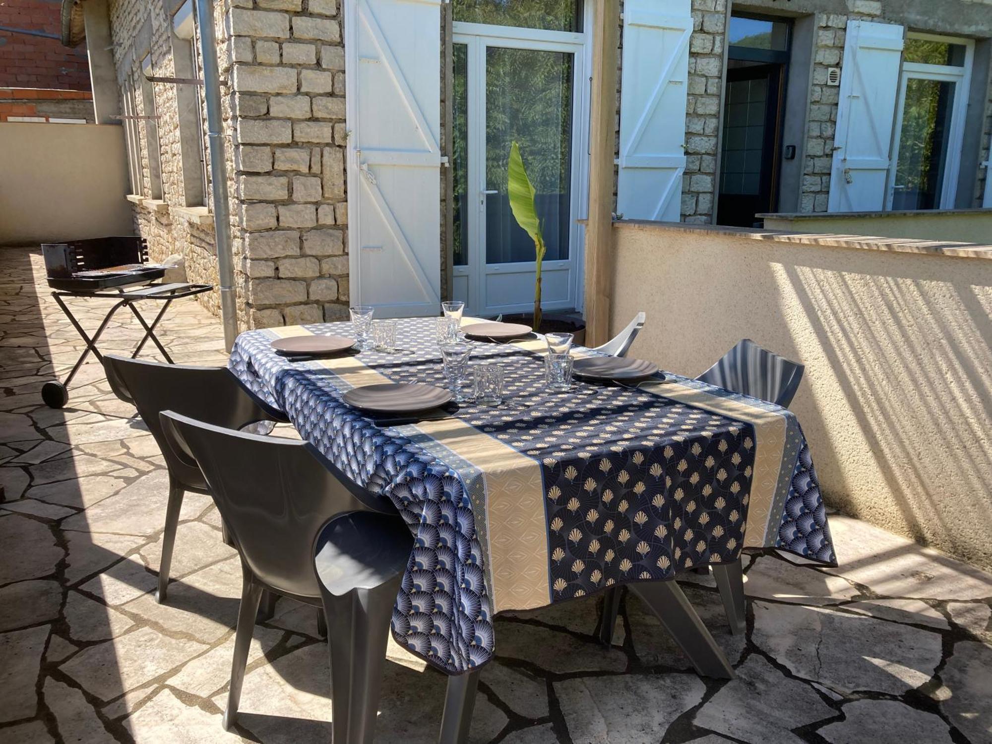 Gite Les Cles Des Champs Cote Jardin Lacave  Exterior foto